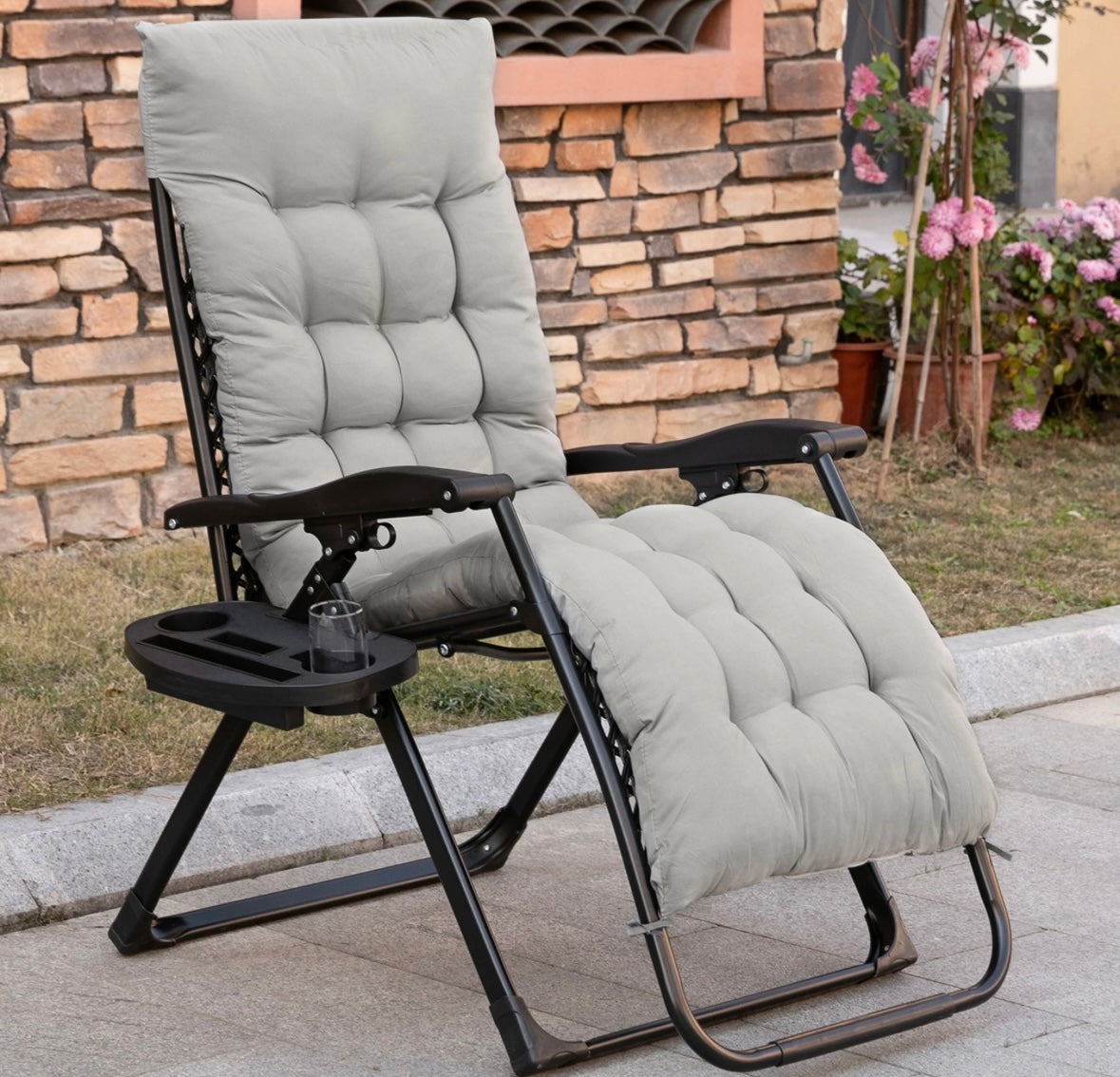 Outsunny Zero-Gravity Recliner Chair — Foldable Lounge with Cupholder Tray (White Frame + Grey Cushion)
