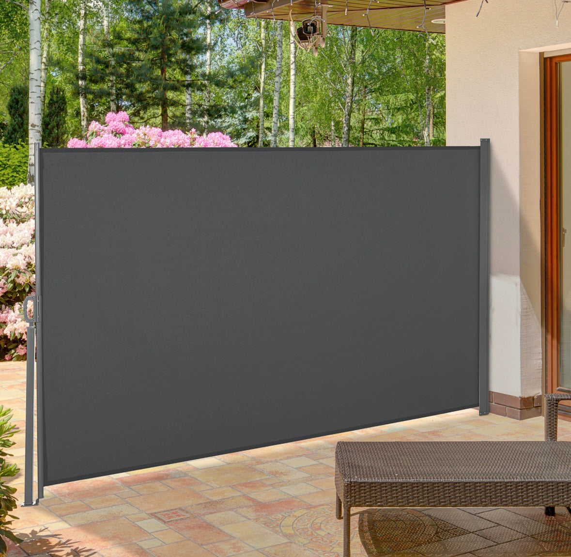 Retractable Outdoor Privacy Screen — UV & Water-Resistant Patio Awning (118” × 63”)