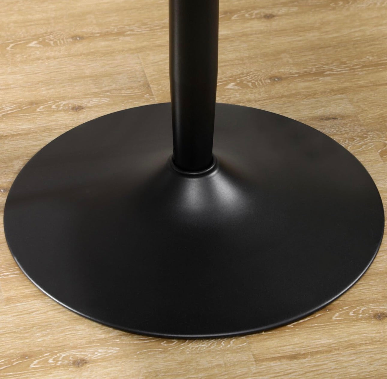 HOMCOM Modern Round Dining Table