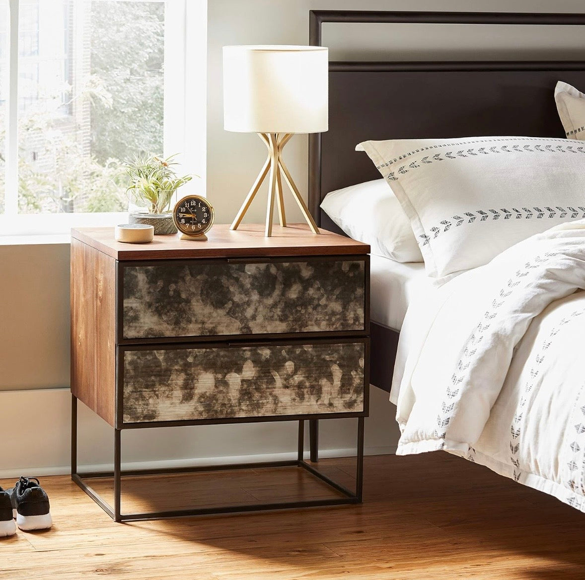 Modern Satin Gold Table Lamp with Linen Shade